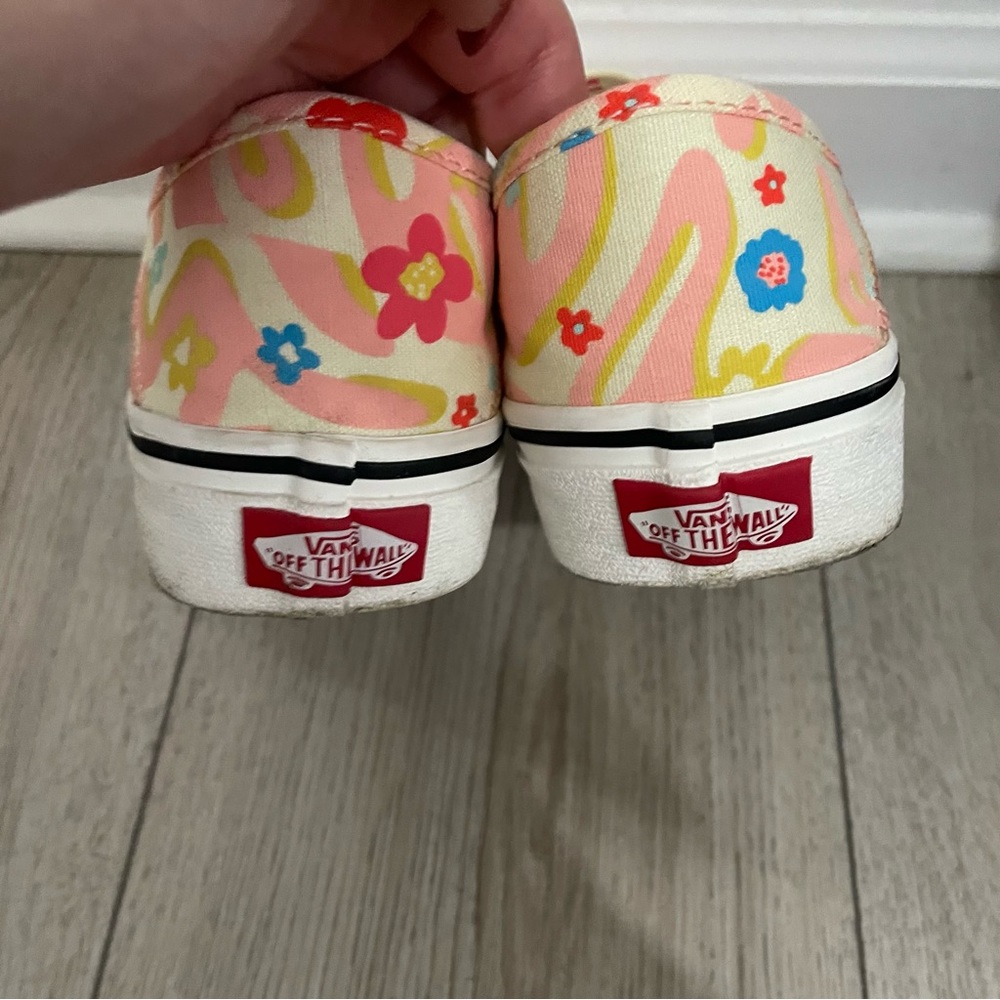 Vans - Picture 3 of 4